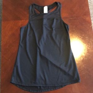 Black target workout tank